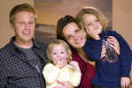 Chase_Family_December_2007.jpg (90544 bytes)